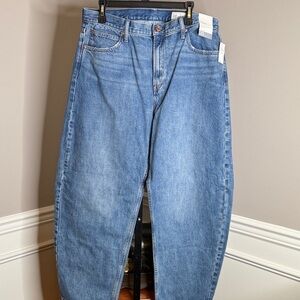 Gap high-rise barrel jeans size 33 or 16 regular